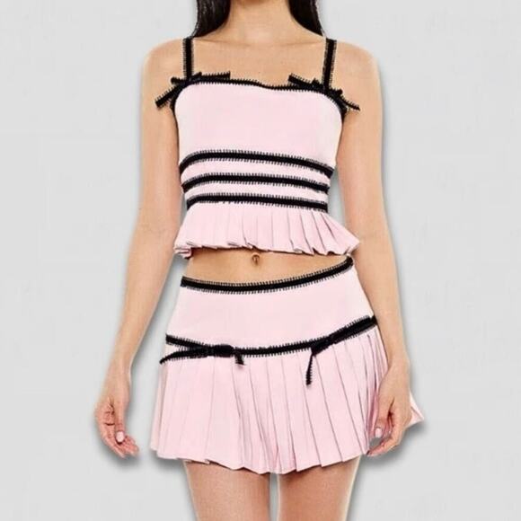 Forever 21 Tops - Forever 21 NWT Baby Pink Pleated Lace Trim Babydoll Crop Top Sz M